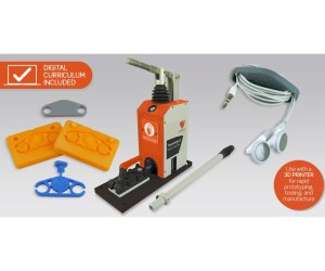 Trainer per stampaggio a iniezione di materiale termoplastico