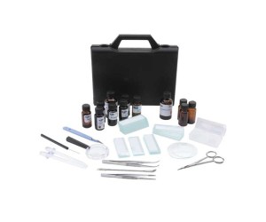 Cassetta con accessori per microscopia